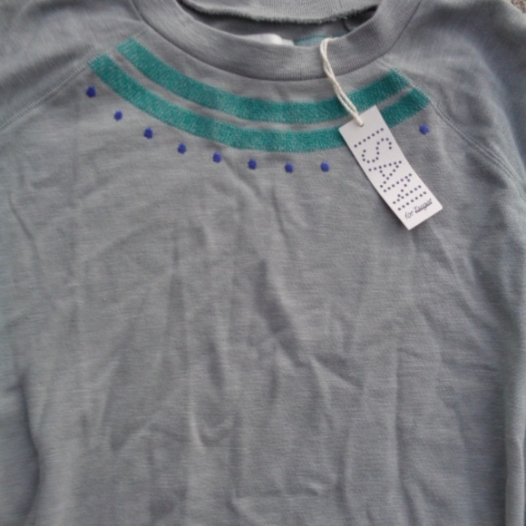 Decorative Sweatshirt NWT - Picture 1 of 4